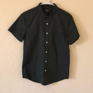 Short sleeve woven